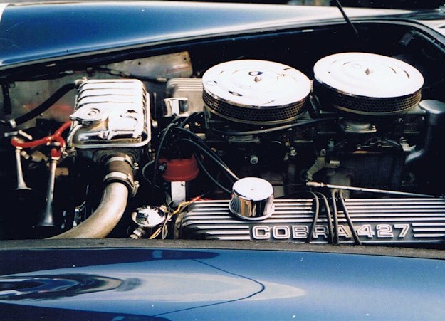 Ford 427 dual carburettor big block Cobra engine